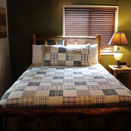 Lone Fir Resort Cougar Екстер'єр фото