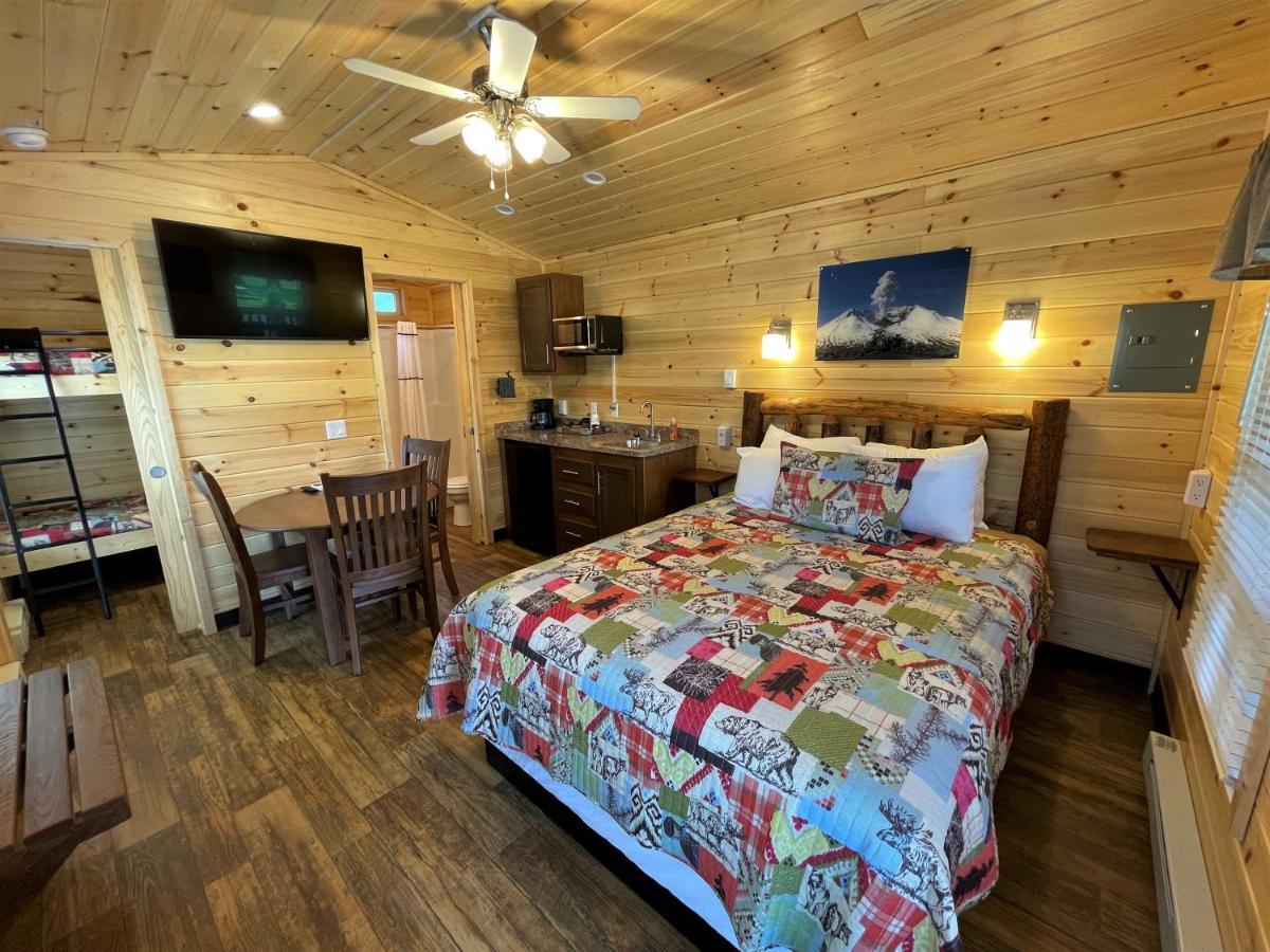 Lone Fir Resort Cougar Екстер'єр фото