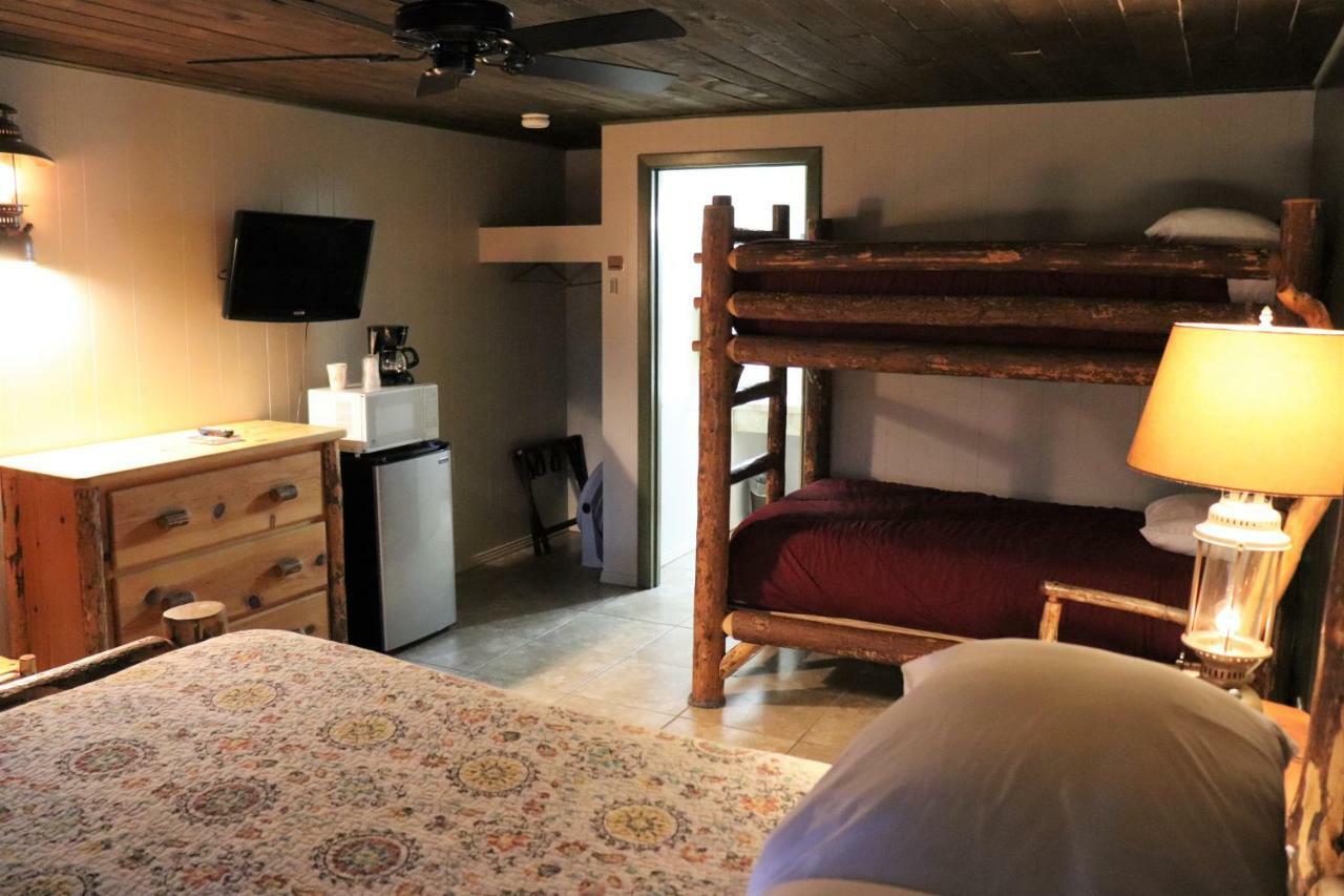 Lone Fir Resort Cougar Екстер'єр фото