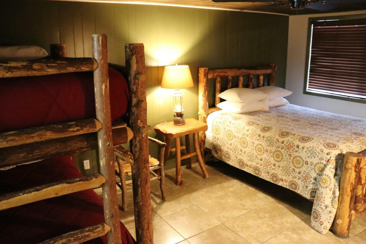 Lone Fir Resort Cougar Екстер'єр фото