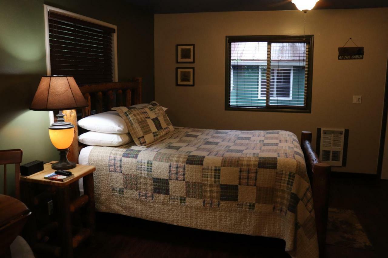 Lone Fir Resort Cougar Екстер'єр фото