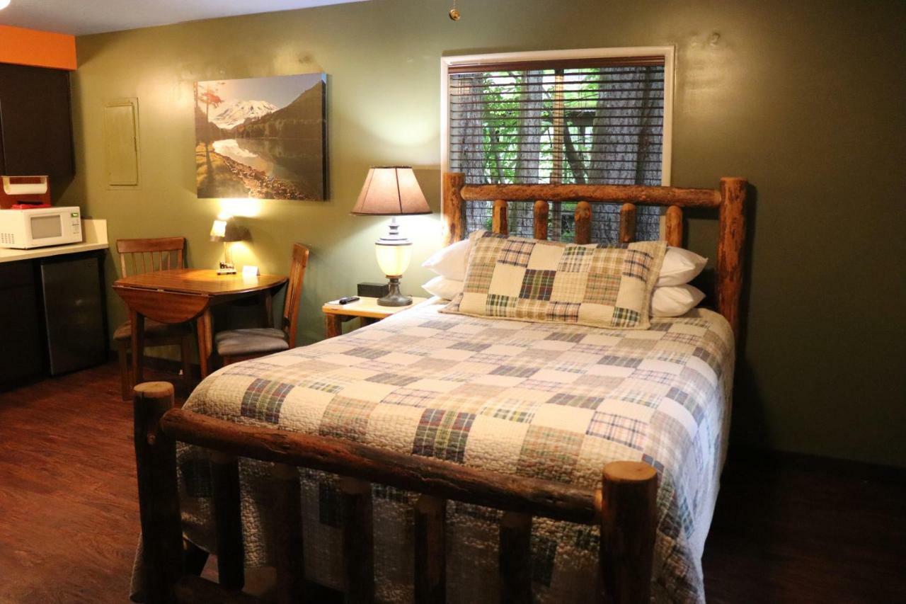 Lone Fir Resort Cougar Екстер'єр фото