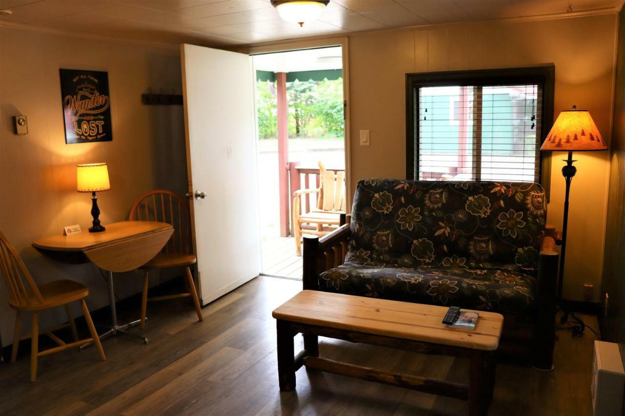 Lone Fir Resort Cougar Екстер'єр фото
