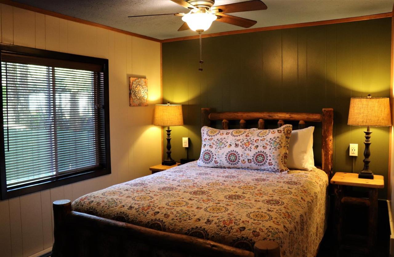 Lone Fir Resort Cougar Екстер'єр фото