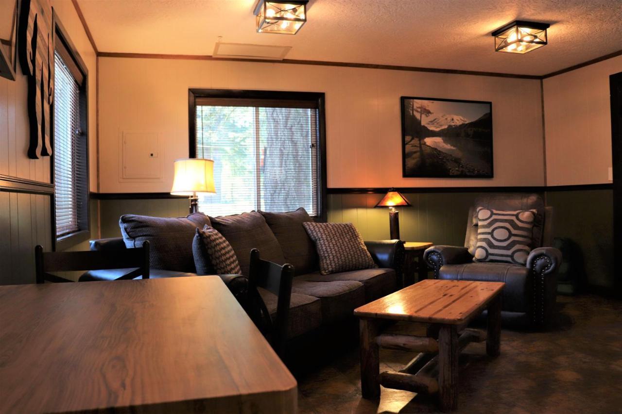 Lone Fir Resort Cougar Екстер'єр фото